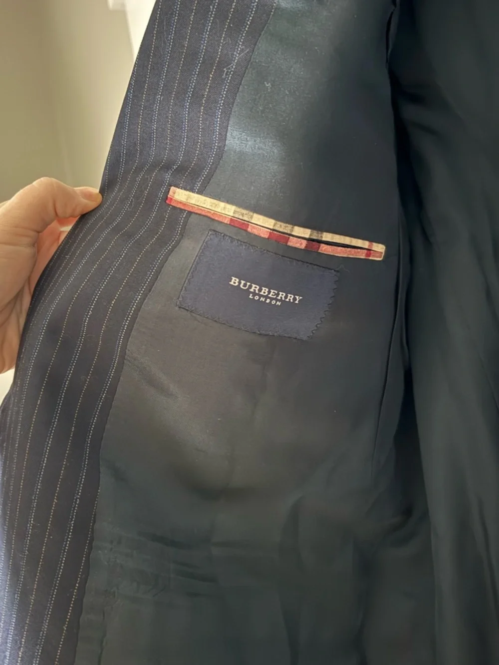 Burberry London Navy Pinstripe 100% Wool Blazer Sport Coat 40 Short Kensington